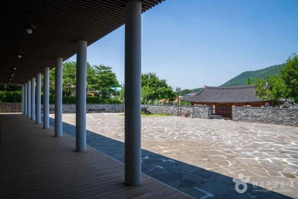 아산 온천 (출처 : 한국관광공사)