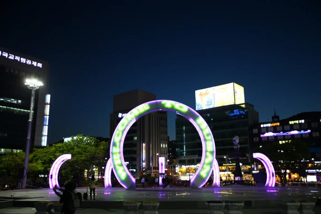 부산역 혼행 (출처 : 한국관광공사)