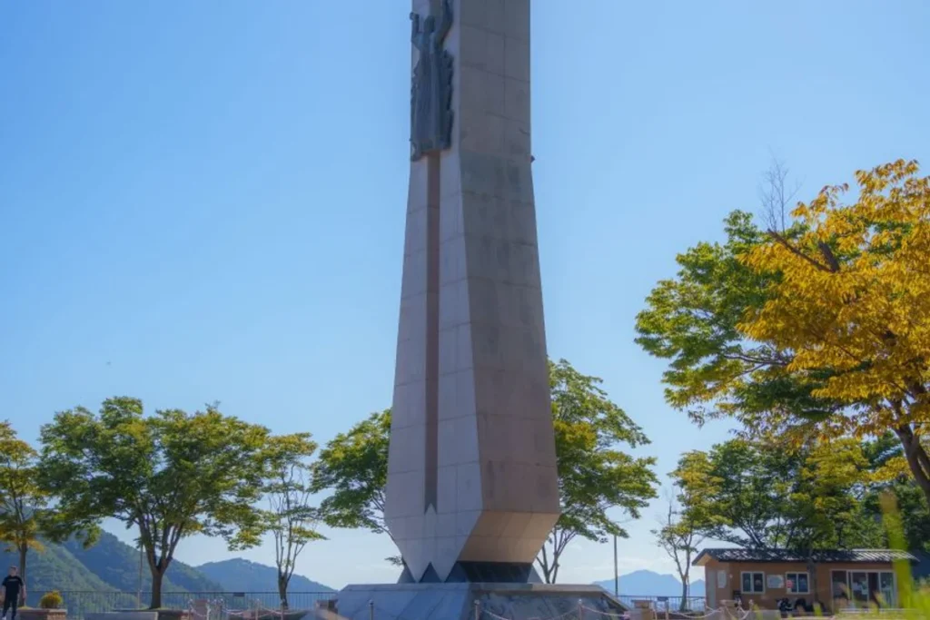 소양강댐준공기념탑 - 소양호 당일치기 여행
